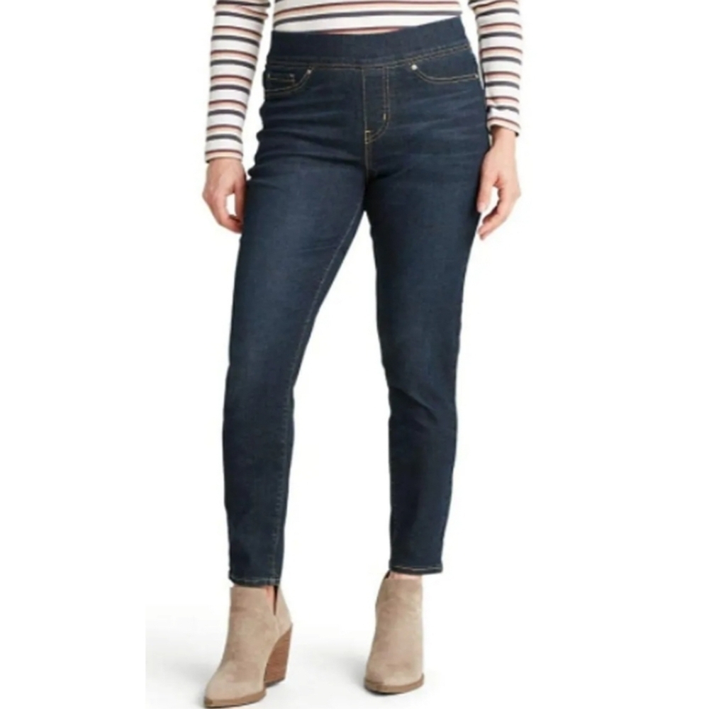 Levi's Skinny Medium Wash Pull On Jeans